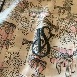 Fun relaxing Victoria secret Paris pajama set